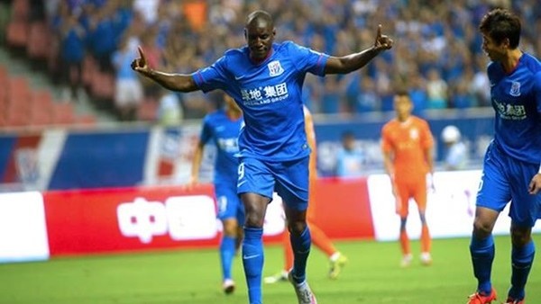 Demba Ba'dan hat-trick