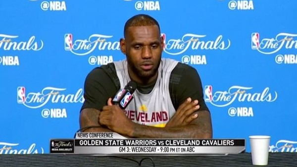 Lebron James muhabirlerin sorularını yanıtladı