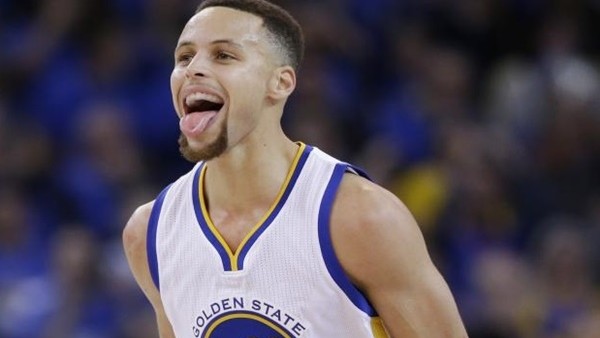 NBA'de gecenin son saniye basketi: Stephen Curry