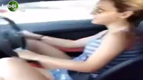 Yağmur Sarıoğlu, Kerimcan Durmaz'ı uçurdu