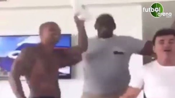 Felipe Melo, Milli takımımızın galibiyetini kutladı