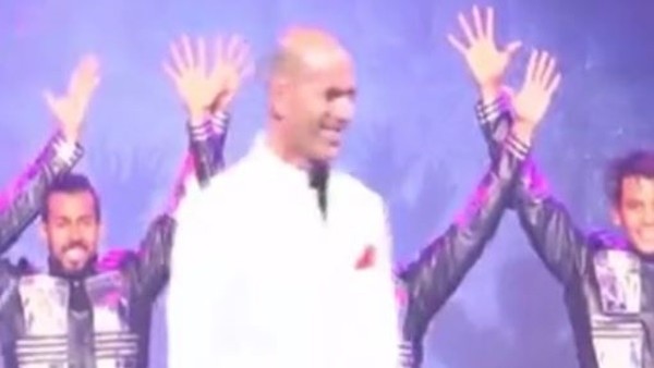 Zidane'a Bollywood tarzı karşılama
