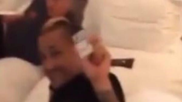 Nainggolan sigara paketiyle yakalandı