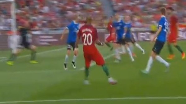 Ricardo Quaresma'nın Estonya'ya attığı enfes gol