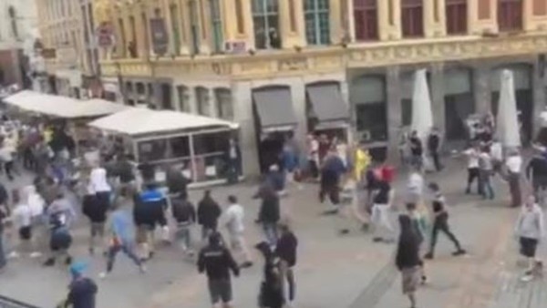  Ukrayna ve Almanya taraftarları birbirine girdi