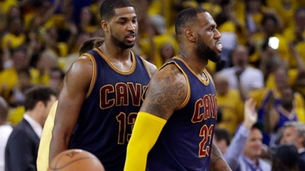 LeBron ve Thompson'ın final maçındaki en iyi smaçları