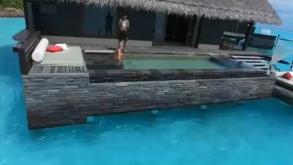 Van der Wiel'in sevgilisiyle tatil keyfi