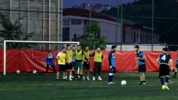 Galatasaray'ın yapamadığını halı sahada yaptılar!