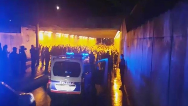 İrlandalı taraftarlar Fransa'yı inletti