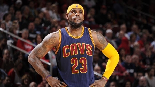 NBA'de gecenin smacı: LeBron James