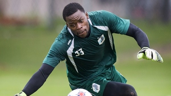 Antalyaspor'un eski kalecisinden inanılmaz gol