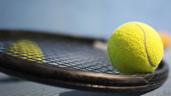 Bir tenis topu kolay olmuyor