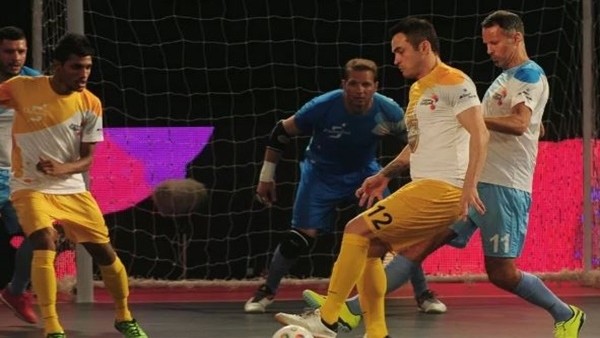 Ryan Giggs rezil oldu