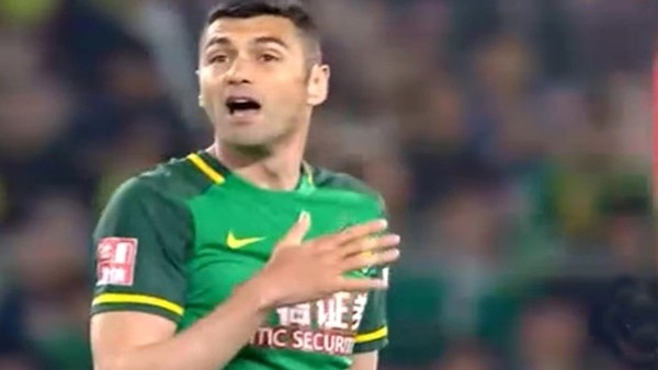 Burak Yılmaz saç baş yoldurttu