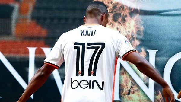 Nani imzayı attı, şovunu yaptı