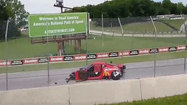 Ferrari paramparça oldu