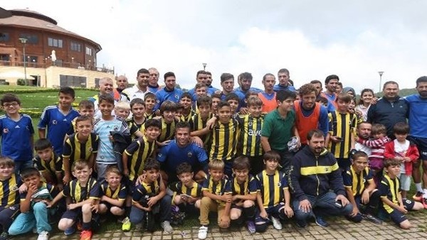 Fenerbahçe'de teknik heyet ve basın mensupları maç yaptı