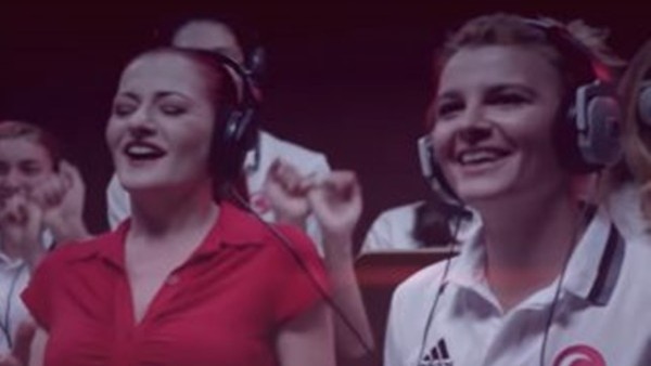 Candan Erçetin'den Pota'nın Perileri'ne Rio şarkısı