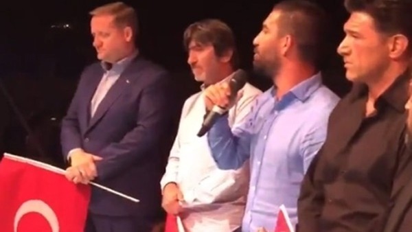 Yıldızlar demokrasi nöbetinde!