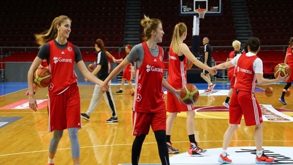 Kadın milliler, olimpiyat hazırlıklarını sürdürdü