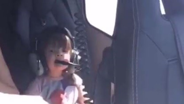 Kaptan pilot Benzema kızını gezdirdi