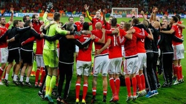 Galler soyunma odasında çılgın sevinç