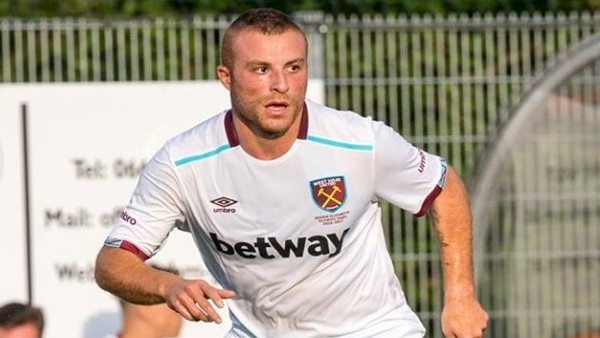 Gökhan Töre sahaya adımını attı