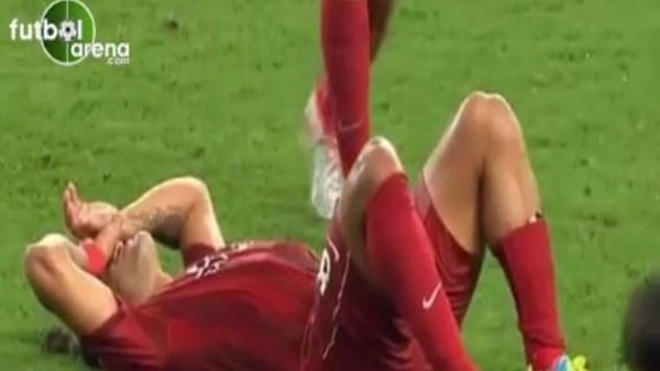 Hulk ilk maçında sakatlandı