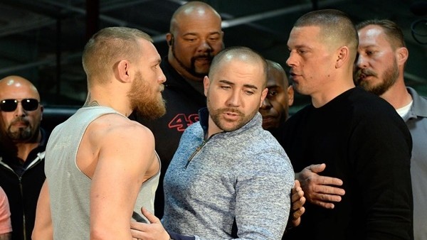 Kızlar Conor ve Diaz'dan gözlerini alamadı