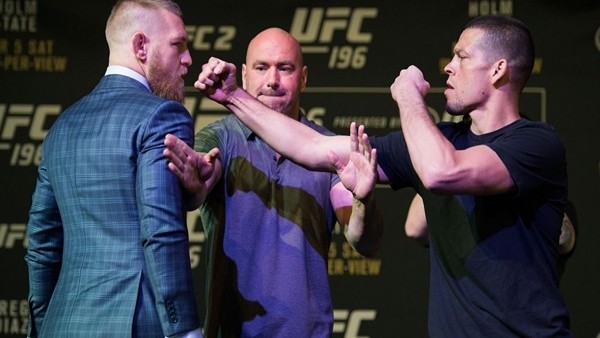 Gerginlik tavan yapınca şişeler havada uçuştu