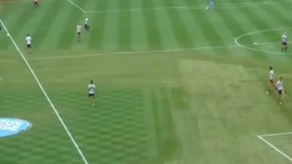 Yıldız futbolcular insanlıktan çıktı