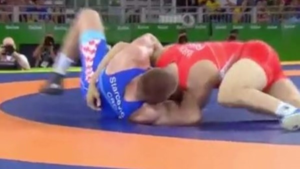 Güreşte korkutan görüntü