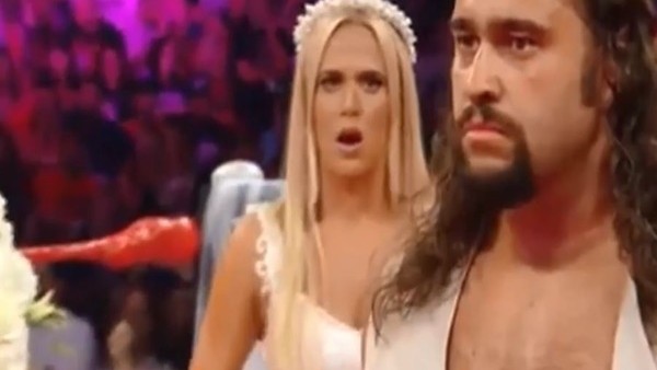 Düğün kutlamasında ortalık karıştı