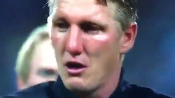 Schweinsteiger gözyaşlarını tutamadı