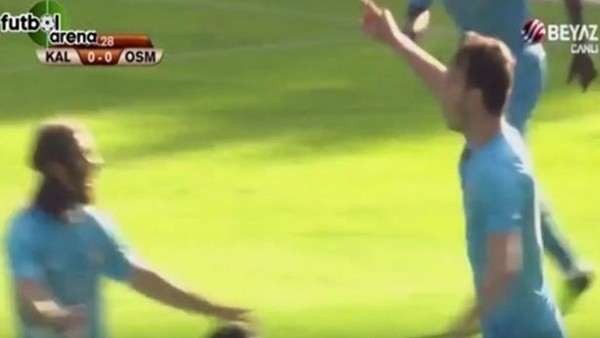 Numan Çürüksu'nun Nomme Kalju'ya attığı gol