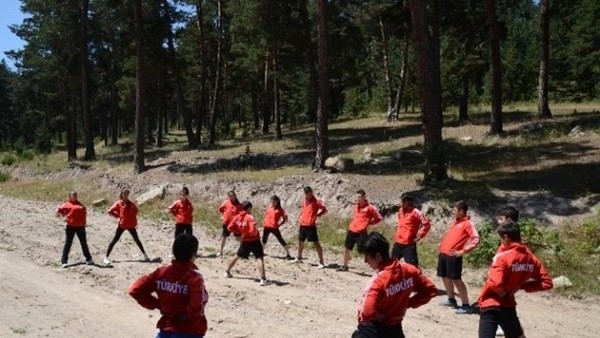 Geleceğin şampiyonları Sarıkamış'ta kampa girdi