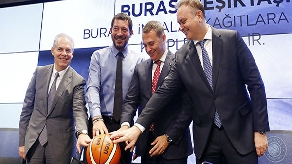 Beşiktaş'ta Ufuk Sarıca için imza töreni