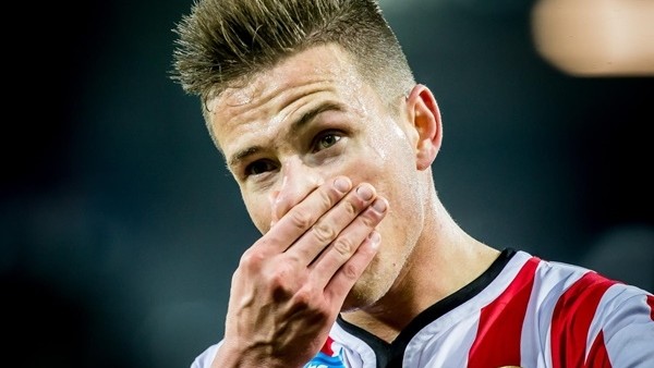 1 dakikada 2 penaltı kaçırdı