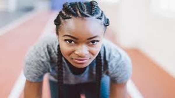 Şampiyon atlet adeta uçuyor