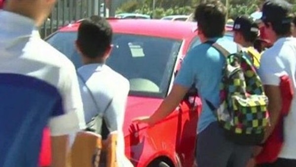 İspanyol taraftarlar Arda Turan'a saldırdı!