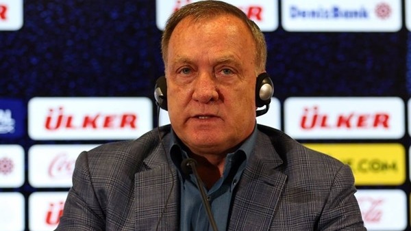 Dick Advocaat, Grasshoppers maçında takımın başında olacak mı?