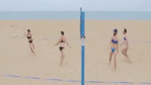 Erkekler de bikini giyerse...