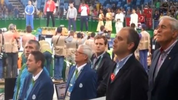 Bakan Kılıç gözyaşlarını tutamadı