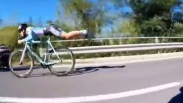 Bisikletçiden süpermen tekniği