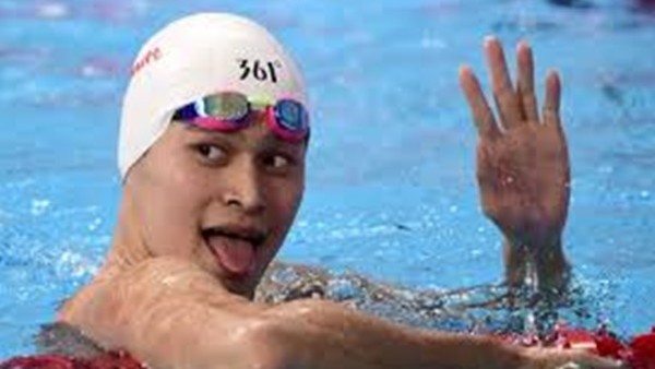 Çin'in Erkekler 200m serbest stilde ilk olimpiyat birinciliği