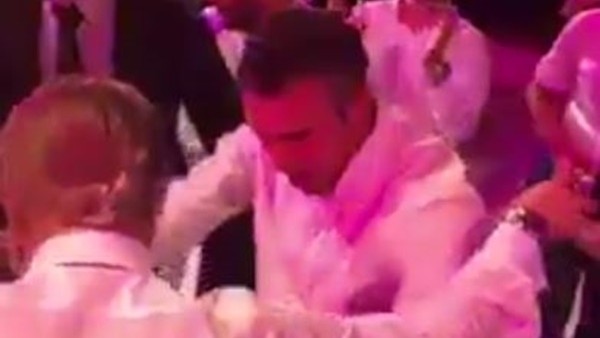 Robin van Persie'den davul şov