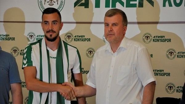 Konyaspor, Adrian İoan Hora ile 3 yıllık sözleşme imzaladı