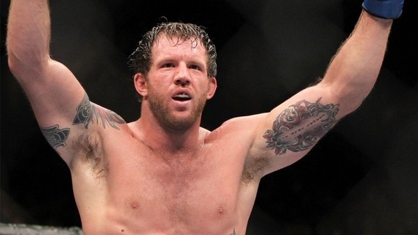 Rakibini ringden uykuya gönderdi