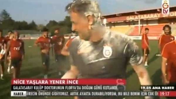 Podolski yine yaptı yapacağını