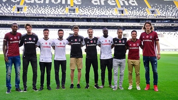 Beşiktaş'tan imza şov!